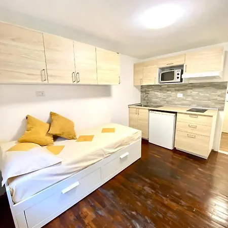 Luna's Cozy Apartment, Skiin Skiout In Centre Apartment *