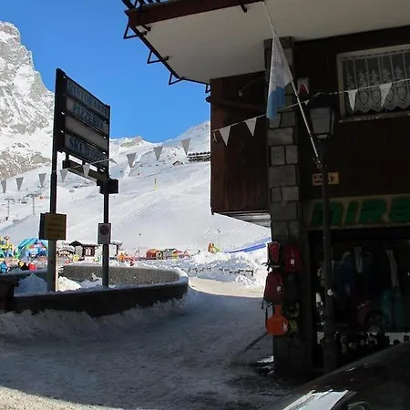公寓 Luna's Cozy Apartment, Skiin Skiout In Centre 布勒伊-切尔维尼亚
