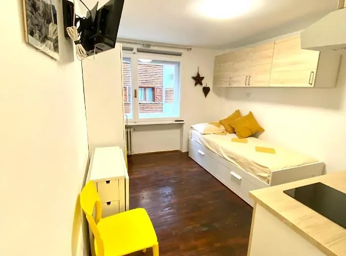 Luna's Cozy Apartment, Skiin Skiout In Centre Апартаменти