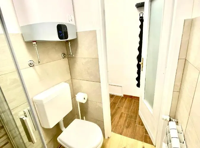 Апартаменти Luna's Cozy Apartment, Skiin Skiout In Centre *