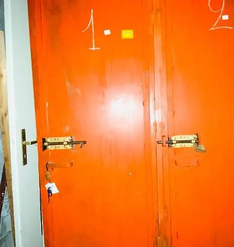 Апартаменти Luna's Cozy Apartment, Skiin Skiout In Centre *